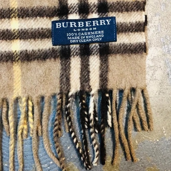 authwntic BURBERRY beige plaid CASHMERE scarf $490 - Picture 2 of 8